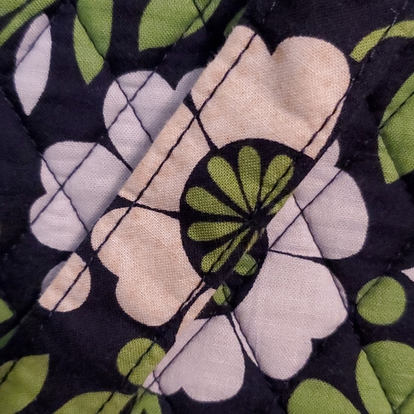 Vera Bradley LUCKY YOU large crossbody bag bucket purse green navy white - Picture 4 of 11